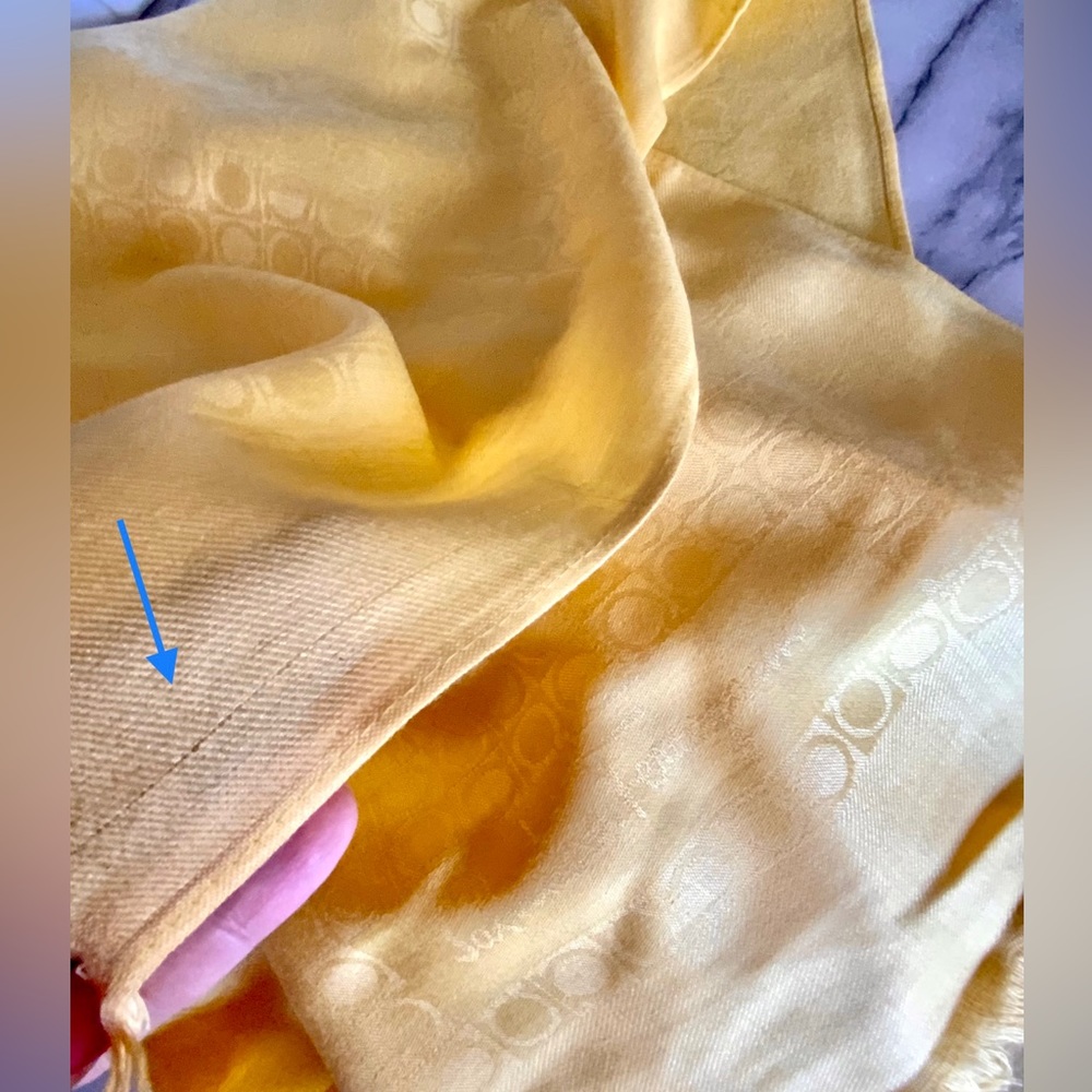 Salvatore Ferragamo shawl soft yellow color - Picture 8 of 8